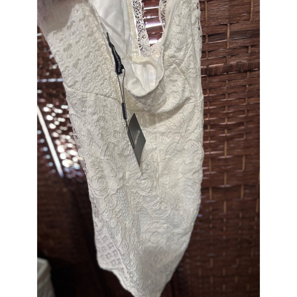 Pretty Little Thing White Lace halter dress - Picture 7 of 13